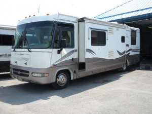 1999 Triple E Commander